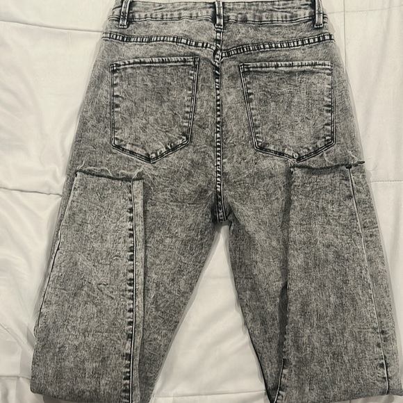 Jeans - Picture 2 of 3